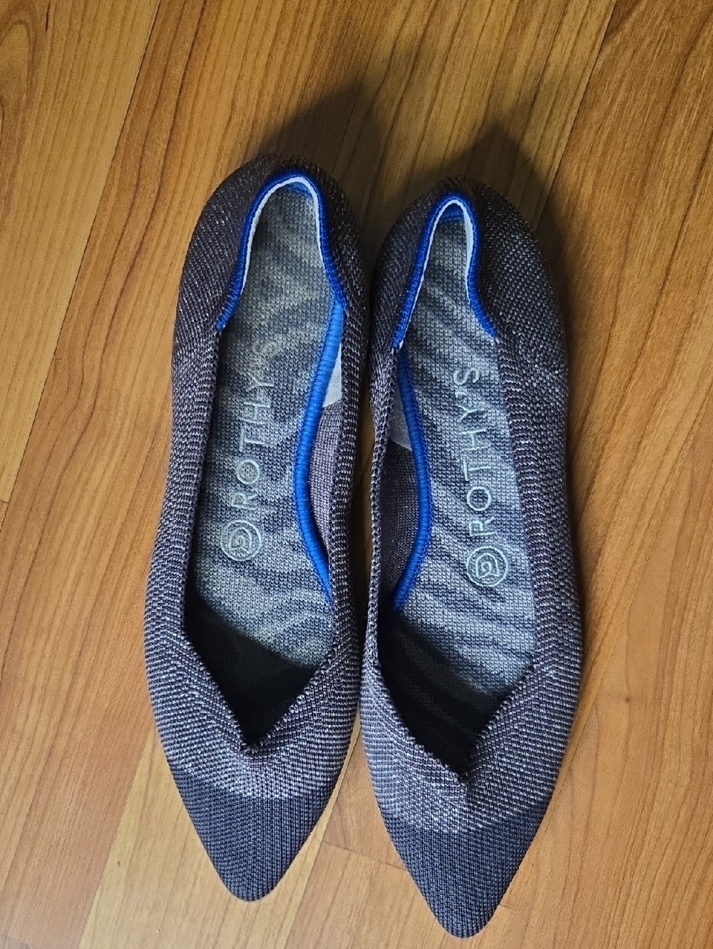 Rothy's Size 7 Women's Pointe Slip Ons Grey Sparkle With Black Toe Cap